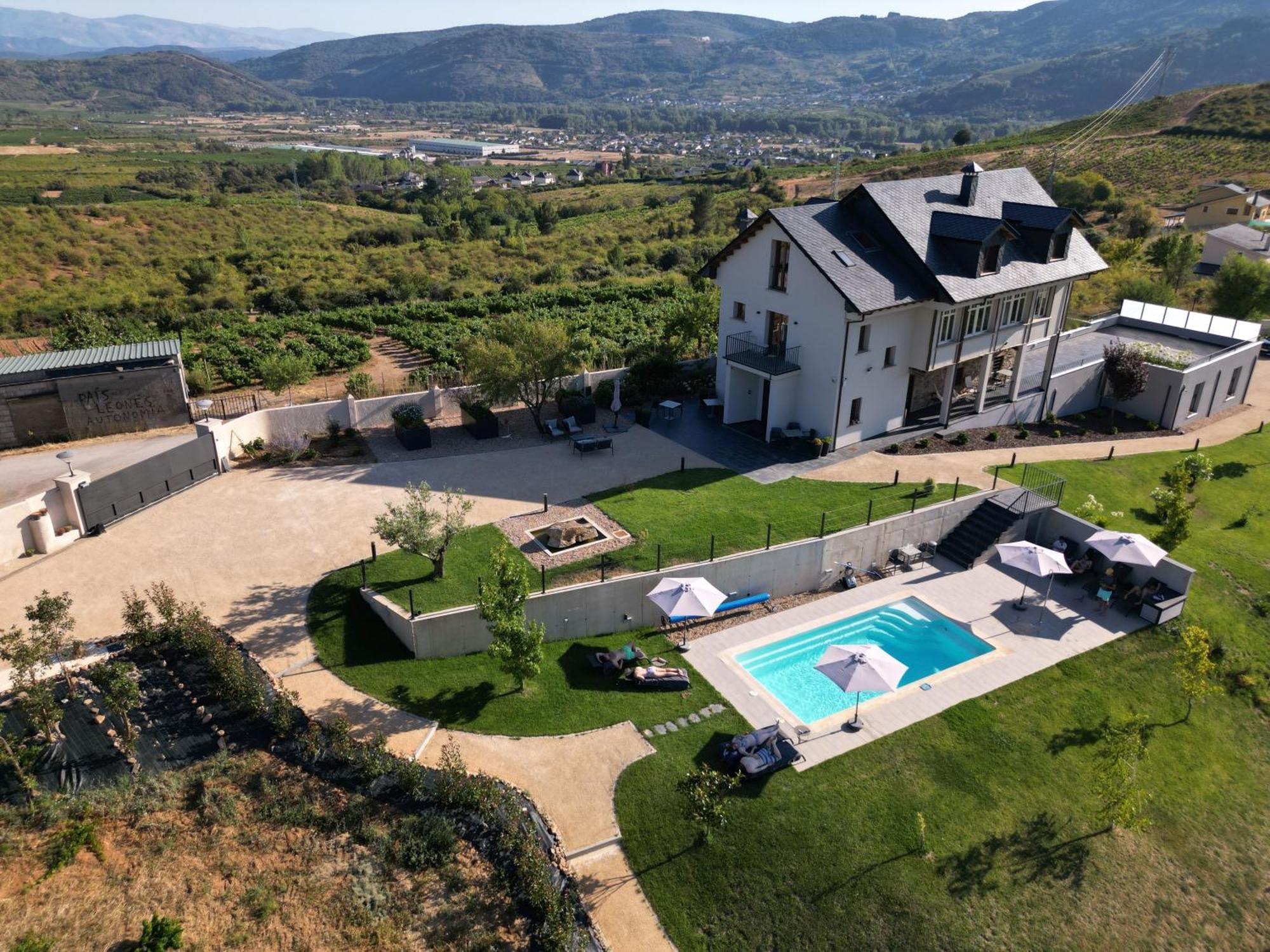 וילה פרנקה דל ביירסו Boutique Finca Esencial מראה חיצוני תמונה